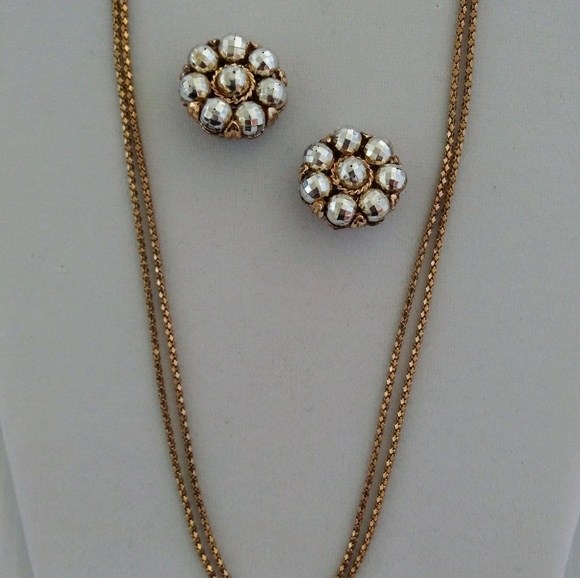 Vintage Necklace with Flower Clipbacks Earrings - Picture 7 of 7